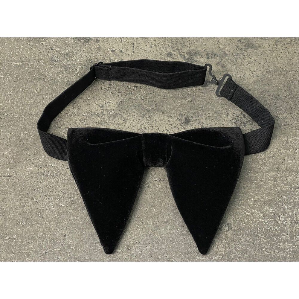 Handmade Black Velvet Bow tie Vintage style 70`s Bowtie Pre-tied Adjustable
